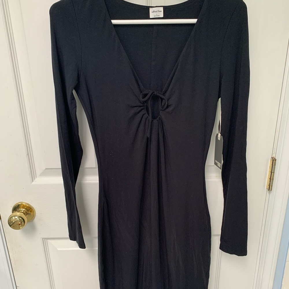 NWT Wilfred Aritzia Black Long Sleeve Midi Dress